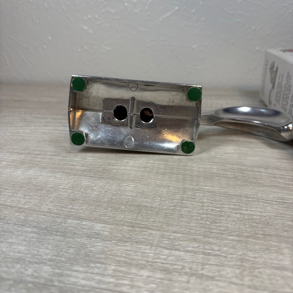 Norpro Davey Crackit The Squirrel Nutcracker Heavy Duty Cast Aluminum With Box - Picture 5 of 8